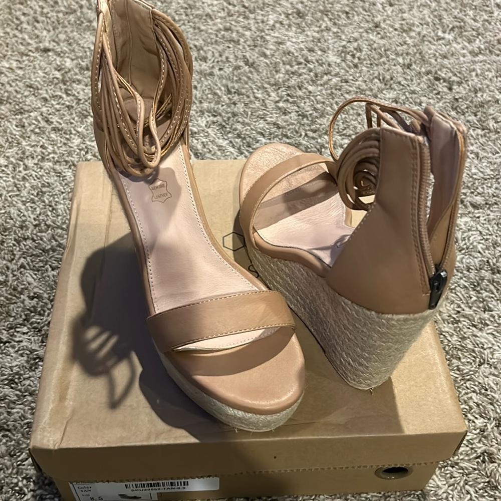 Oasis Society | Rosalie Espadrille Wedge Sandal | Tan | 8.5